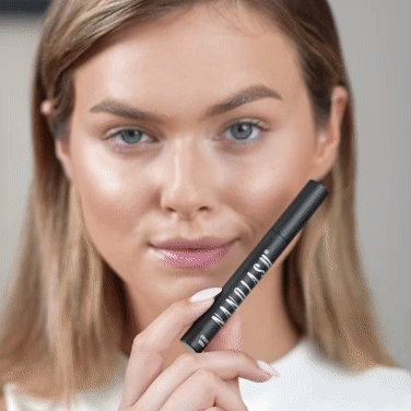 Vídeo de Sohrt que muestra los efectos del acondicionador de pestañas.